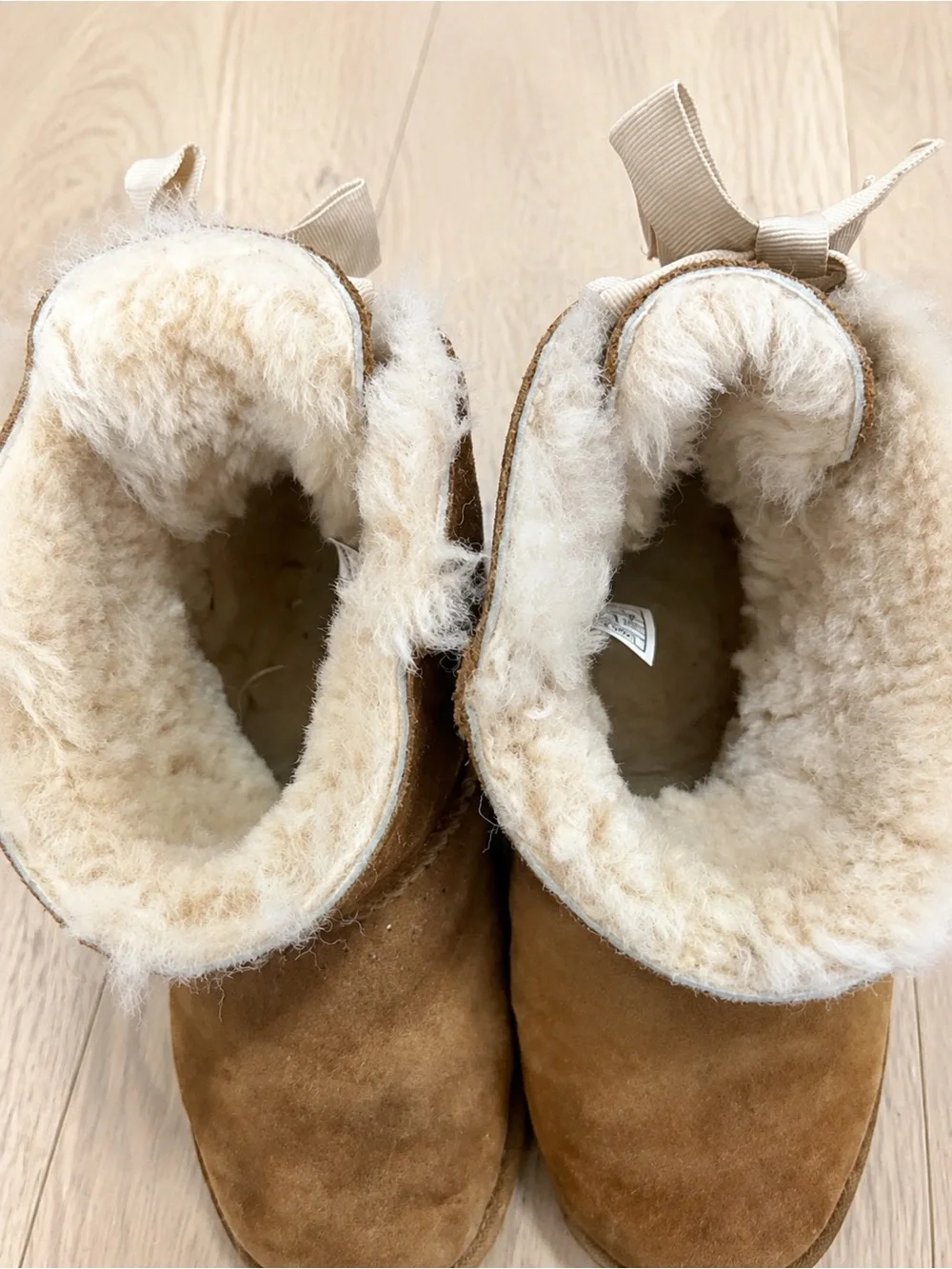 UGG Bailey Bow Eyelet Suede Boots Chestnut Girls Size 4